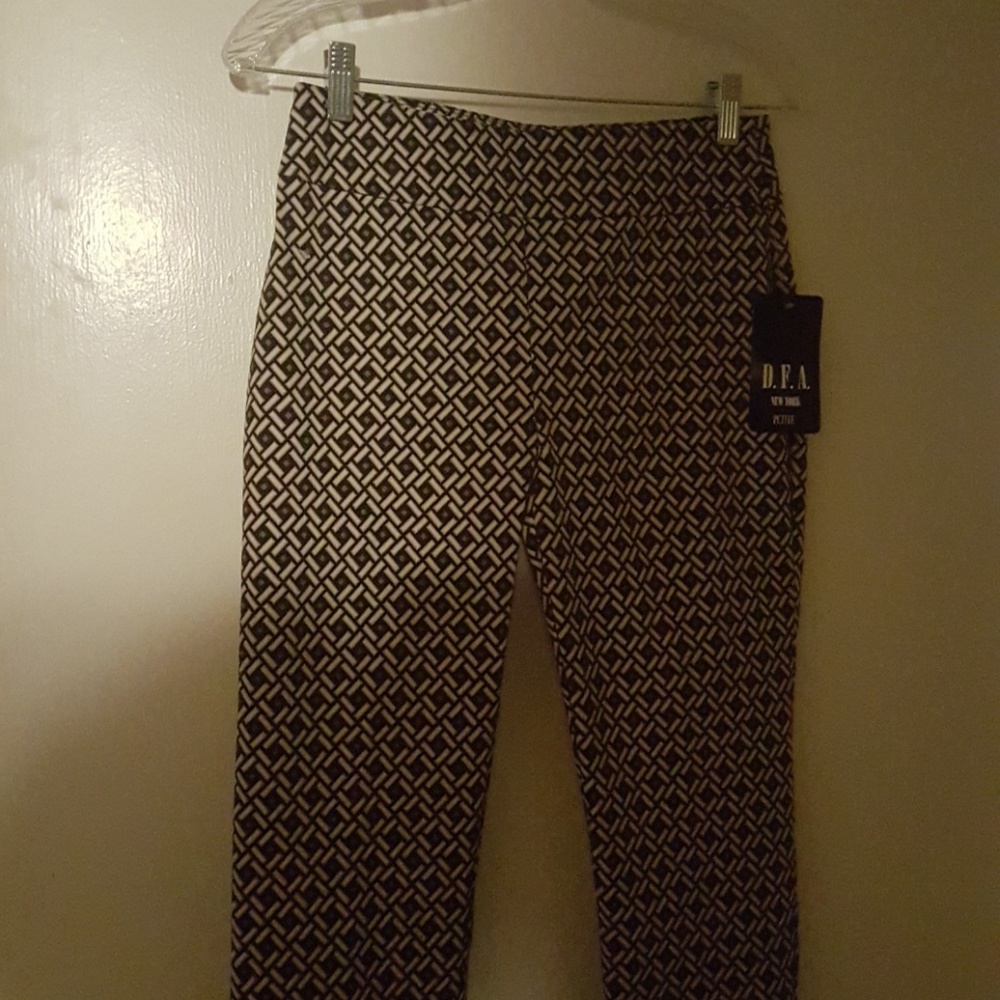 D.F.A Capri pants